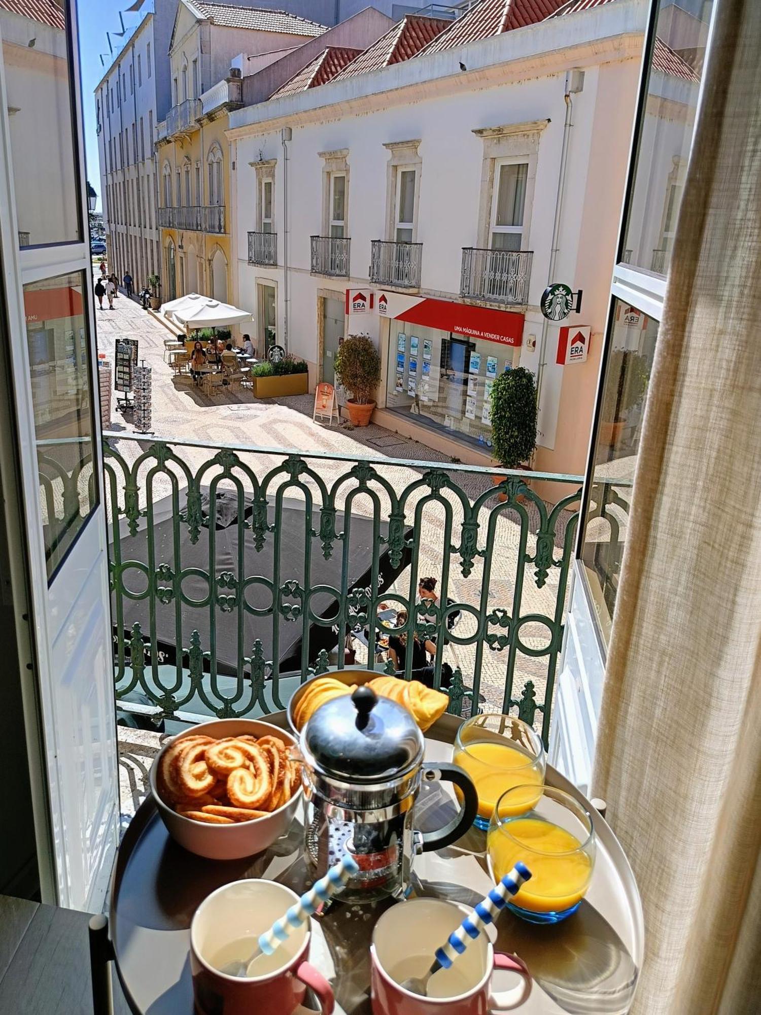Grey And Green, Modern 2-bedroom Apartment, Ac, Location At Faro's Historic Centre Faro