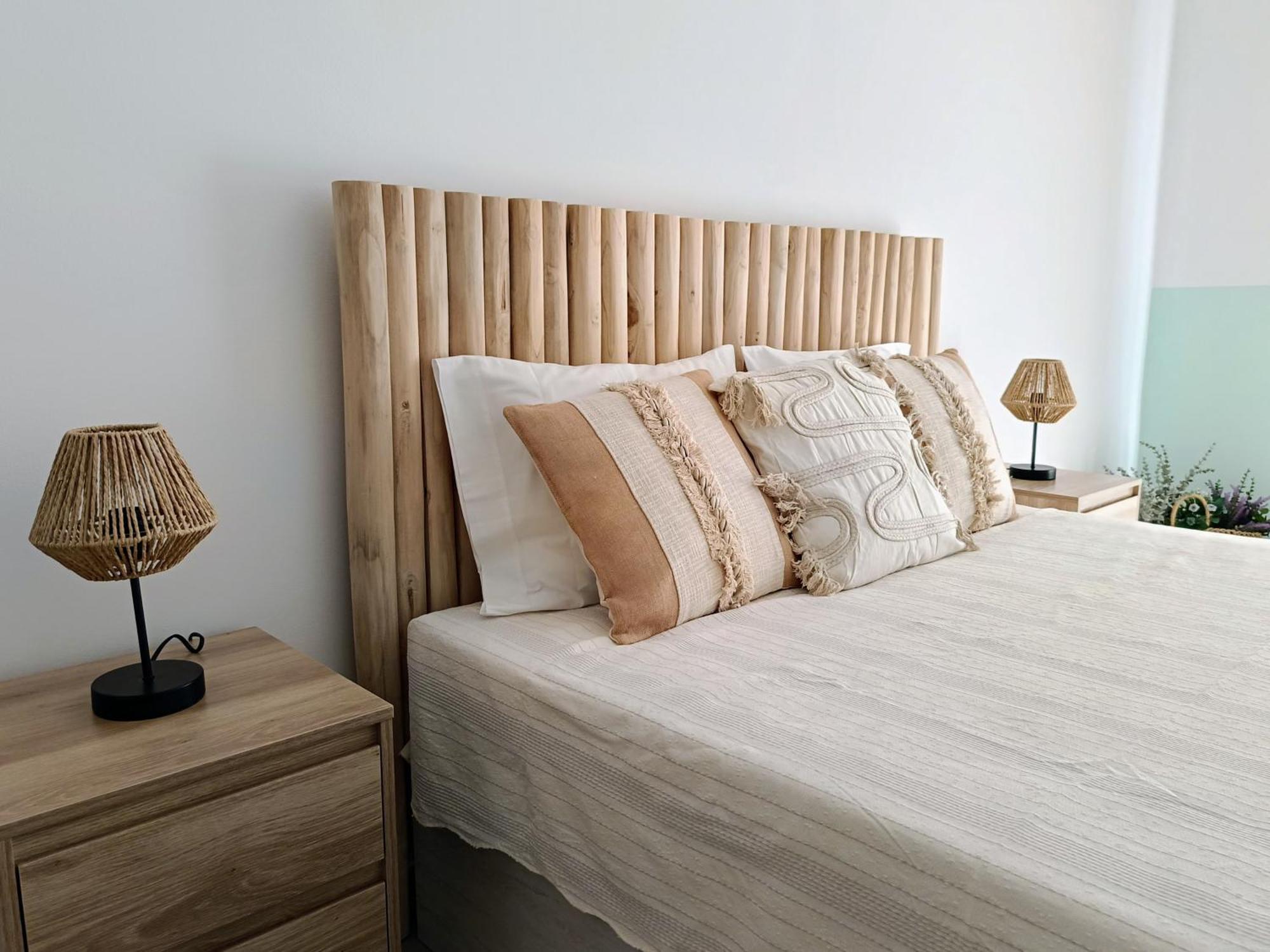 Grey And Green, Modern 2-bedroom Apartment, Ac, Location At Faro's Historic Centre *