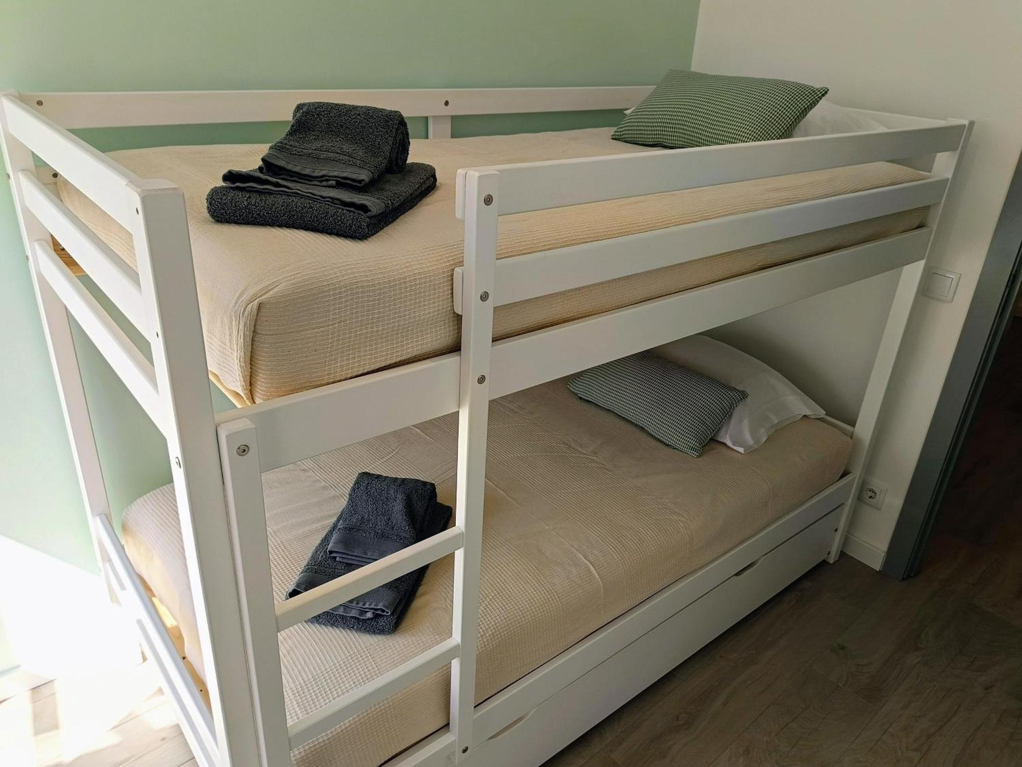 Grey And Green, Modern 2-bedroom Apartment, Ac, Location At Faro's Historic Centre