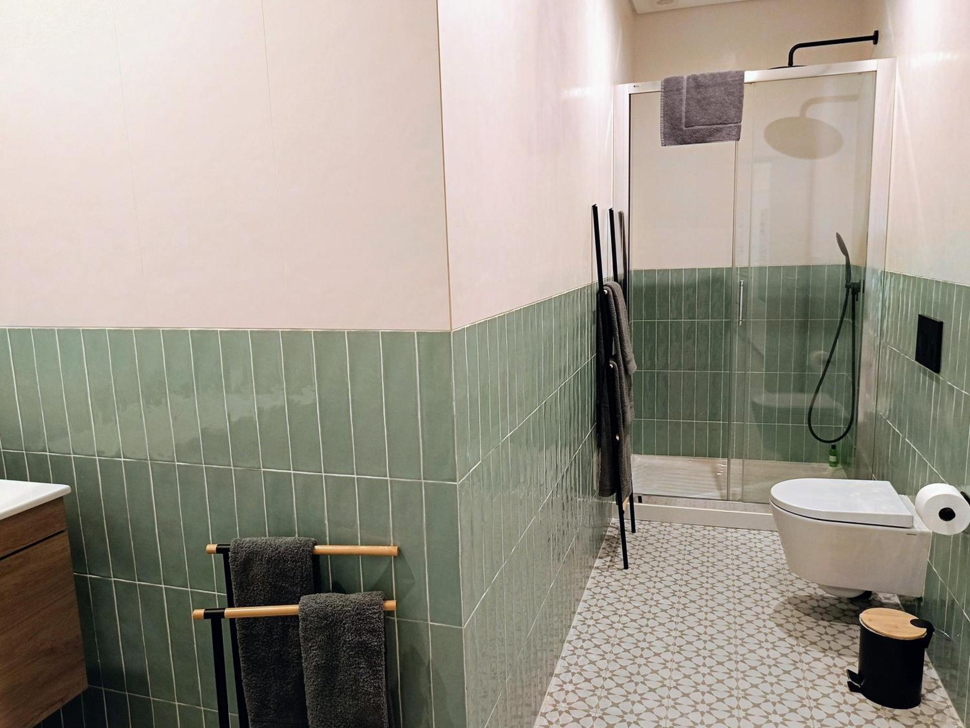 Grey And Green, Modern 2-bedroom Apartment, Ac, Location At Faro's Historic Centre Apartment *