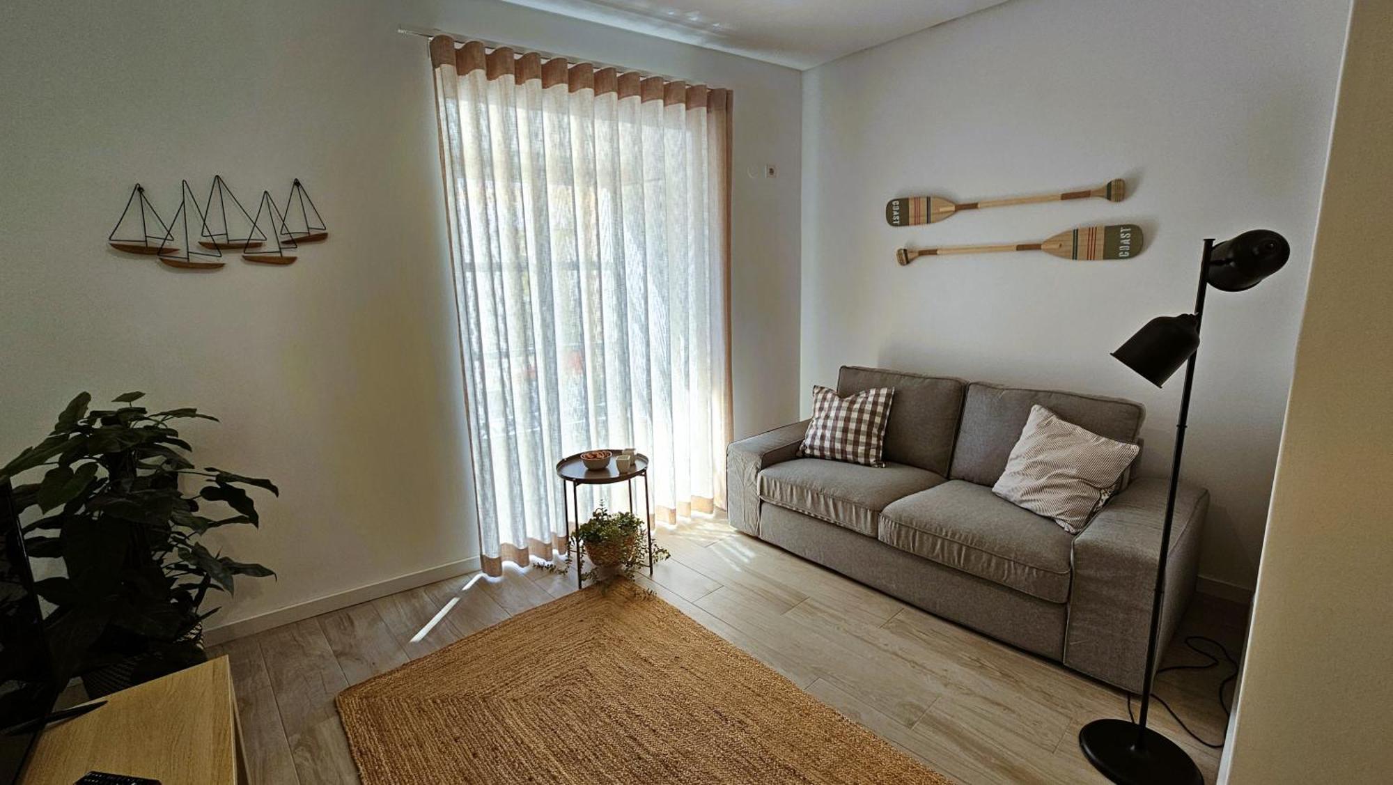Grey And Green, Modern 2-bedroom Apartment, Ac, Location At Faro's Historic Centre Apartment *