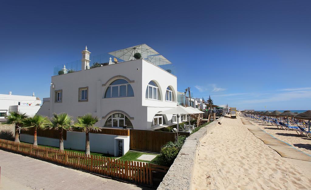 Guest house Golden & Rooftop Bar 3*