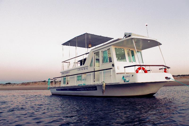 Ilha Da Culatra House-boat Hotel