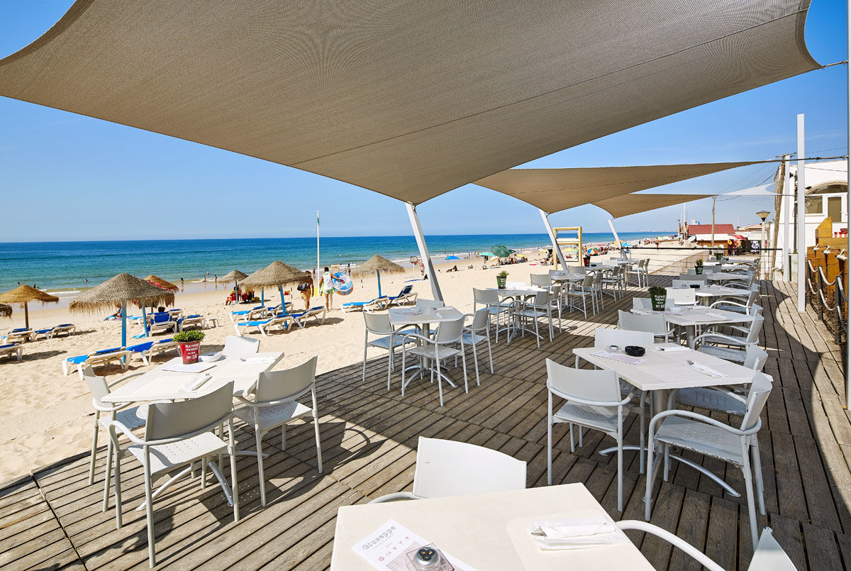 & Beach Club Hotel 4*