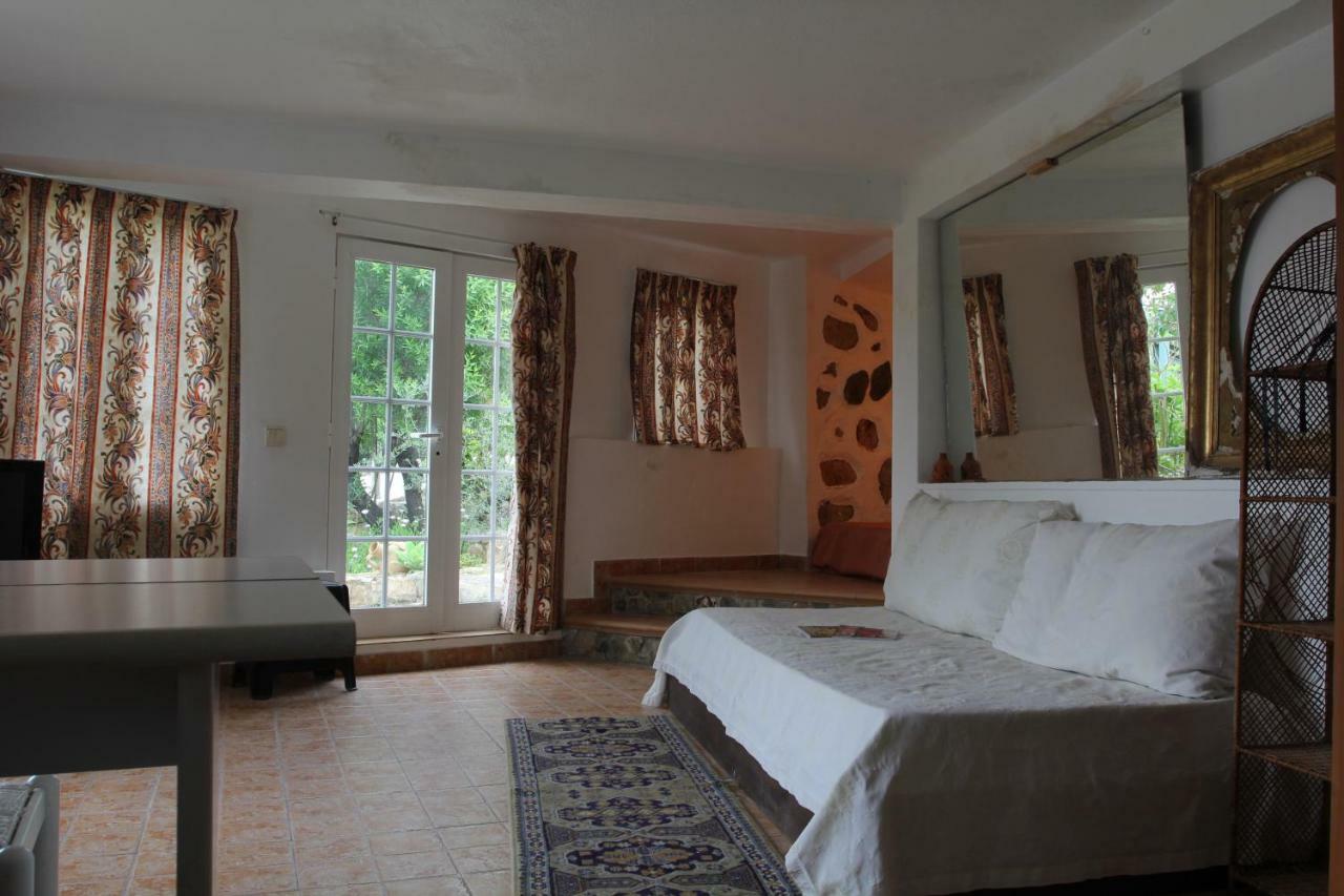 Casa De Pedra E Cal * FAO