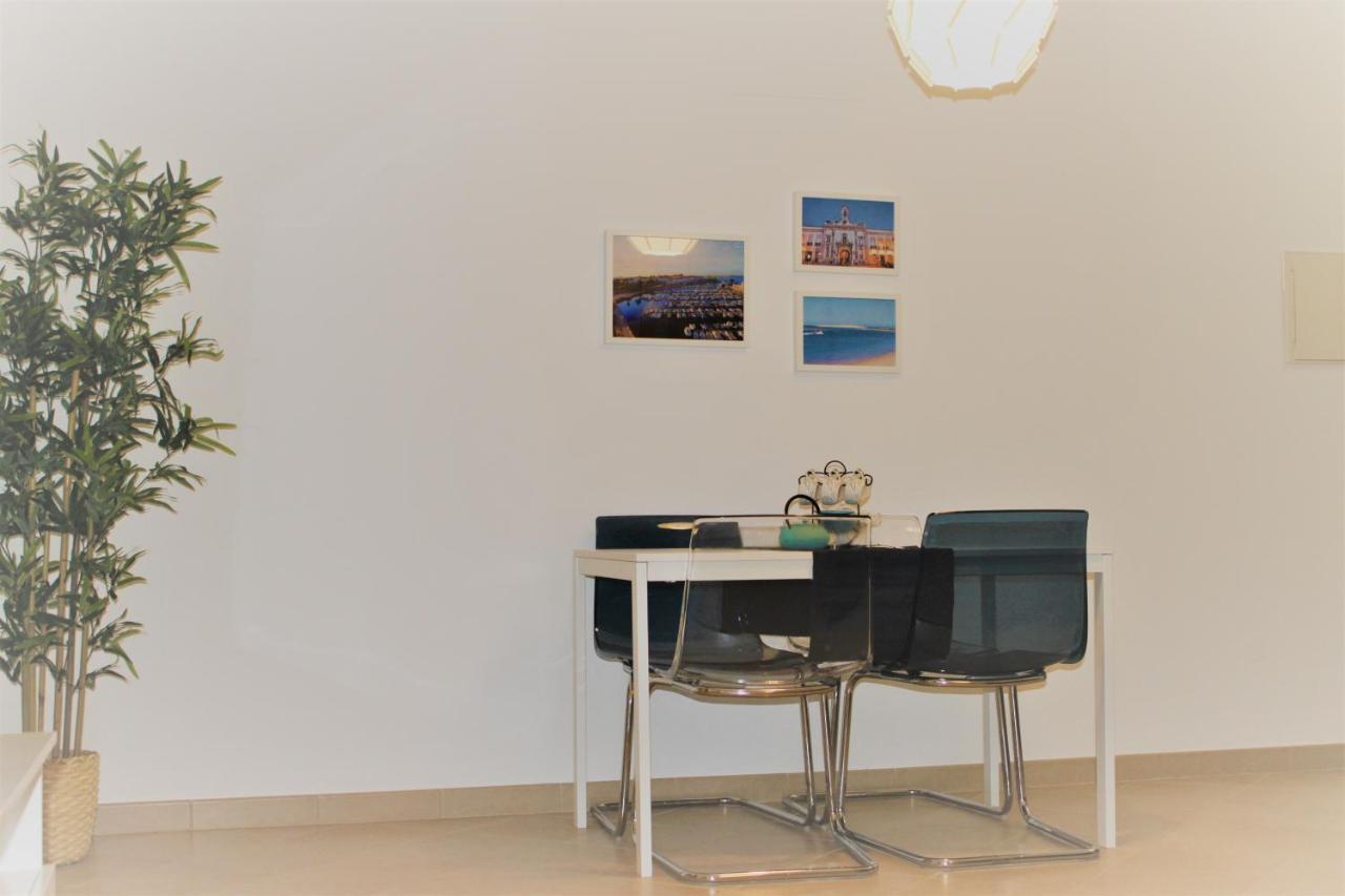 Casa Camoes, Near Airport, 4km Beach Apartment *