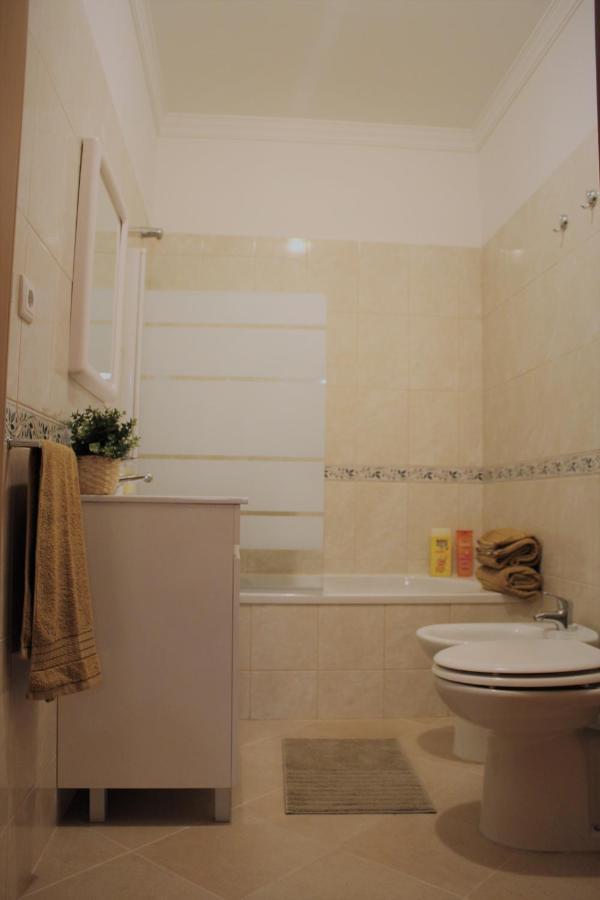 Casa Camoes, Near Airport, 4km Beach Apartment *
