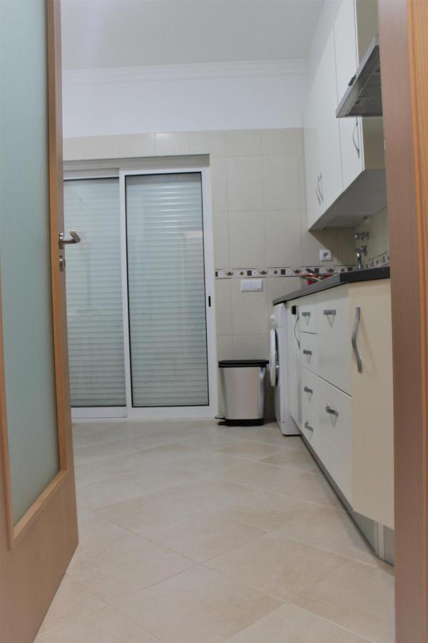 Casa Camoes, Near Airport, 4km Beach Apartment *