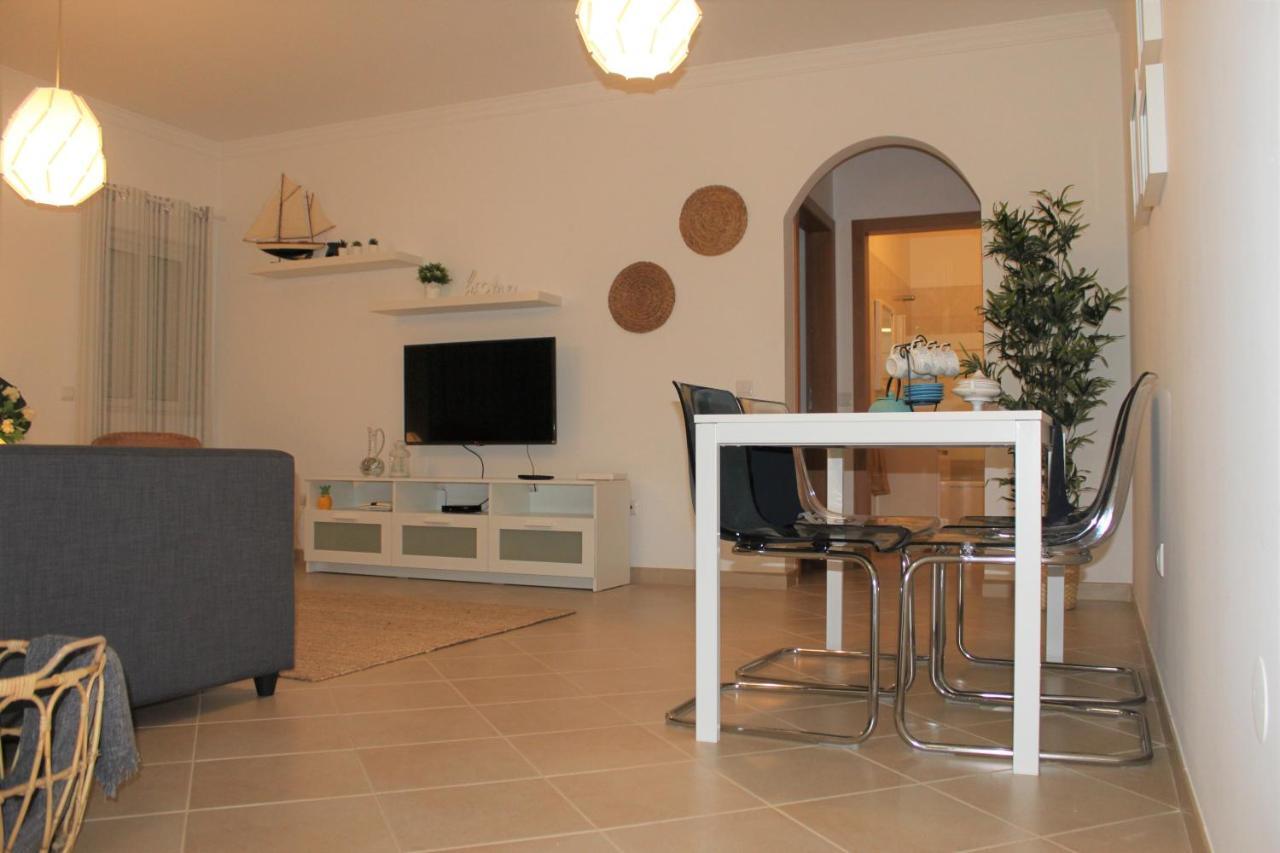Casa Camoes, Near Airport, 4km Beach Apartment *