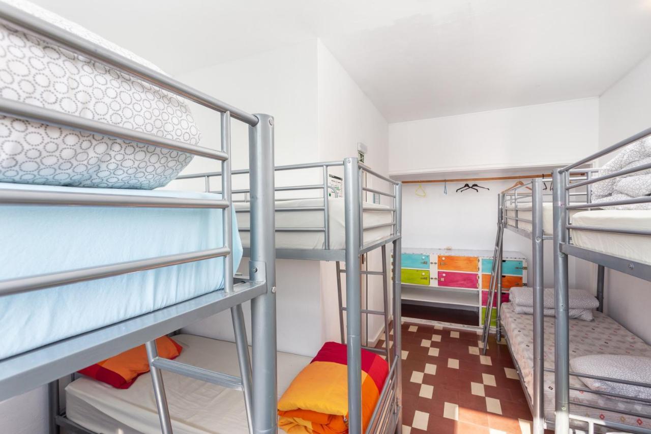 Life Hostel *