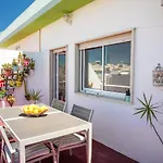 Dreamers Duplex With Seaview