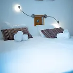 Wax Villa