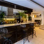 Fab\'S House