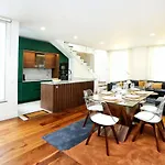 Green & Gorgeous - 3 Bedroom Getaway In The Heart