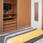 Casa Amarela - Conforto E Localizacao Central!