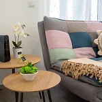 Casa Amarela - Conforto E Localizacao Central!