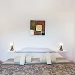 Blife Moustachya Private Rooms