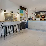 Hostellicious
