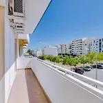 Spacious 2 Bedroom Apartment In Faro