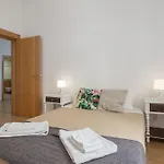 Charming House With Terrace Near The City Center
