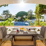 Townhouse Flores