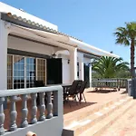 Villa Monte Alegrete With 3 Bedrooms And Sea View