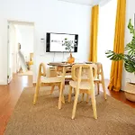 Beach Waves Apartment
