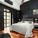 Oakmoon House
