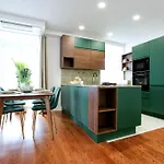 Green Bliss In Faro, Central One-Bed Oasis