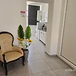 Blife Montya Private Rooms