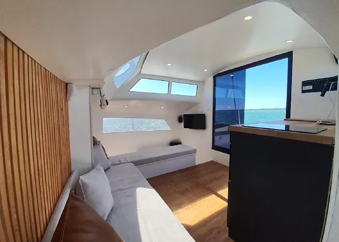 Barco Casa Catamara Sleepandboat