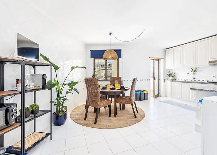 Downtown Poet\'S Apartment