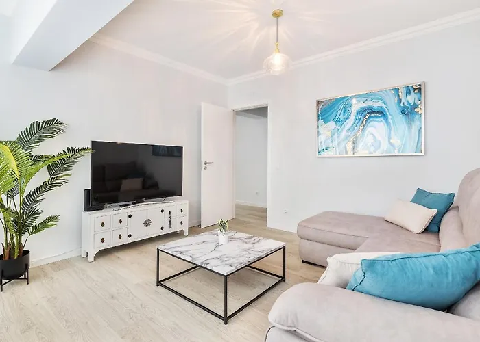 Ria Mar Deluxe - City Center @Homesbyfc