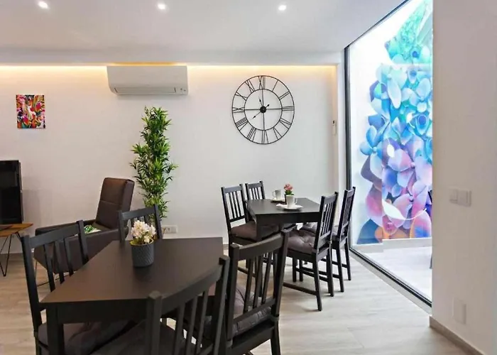 Faro Clara Suites