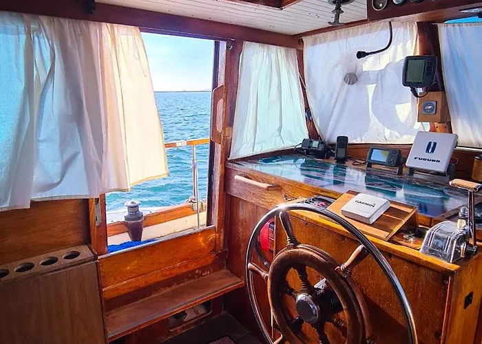 Piam - Boat House