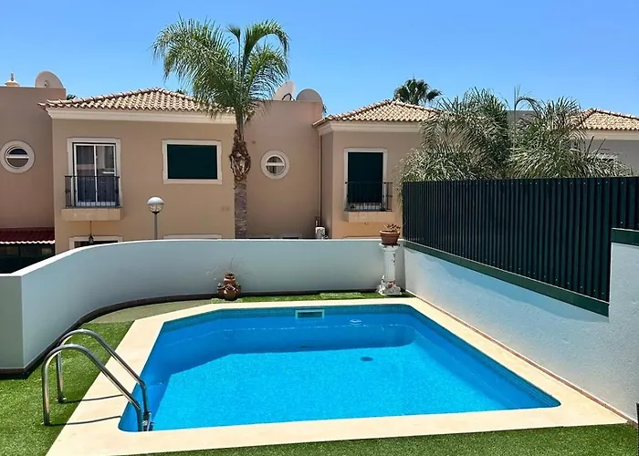Garvey Algarve - Luxurious Town House With Pool