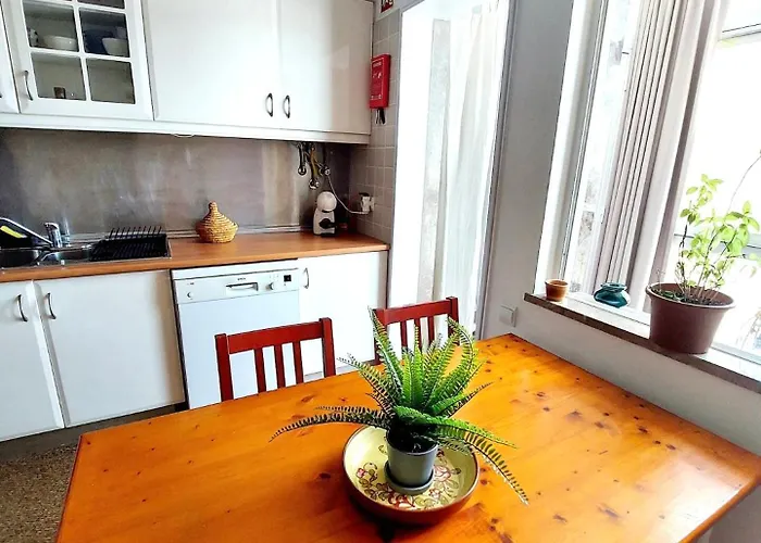 Charming Avenue Apartment
