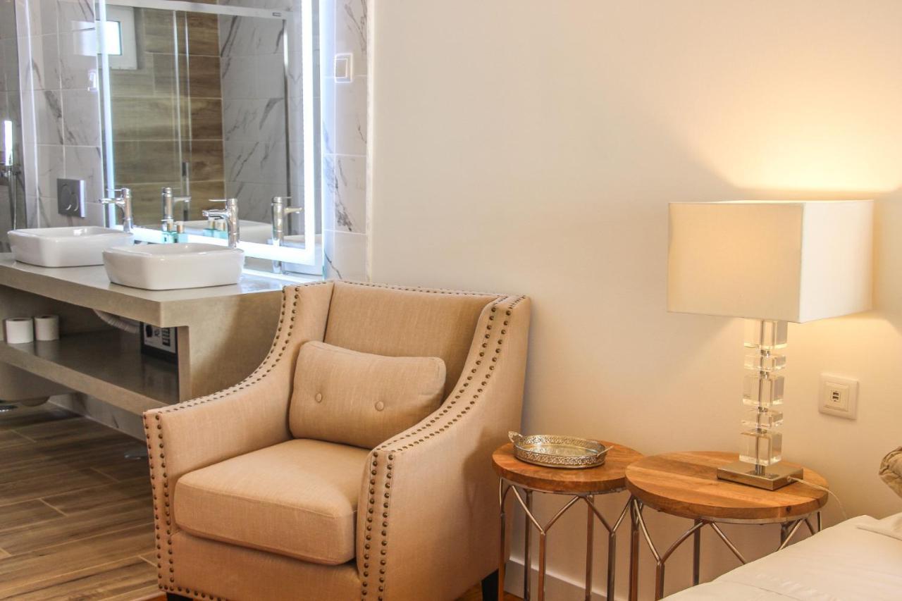 Luxury Flat In Apartment