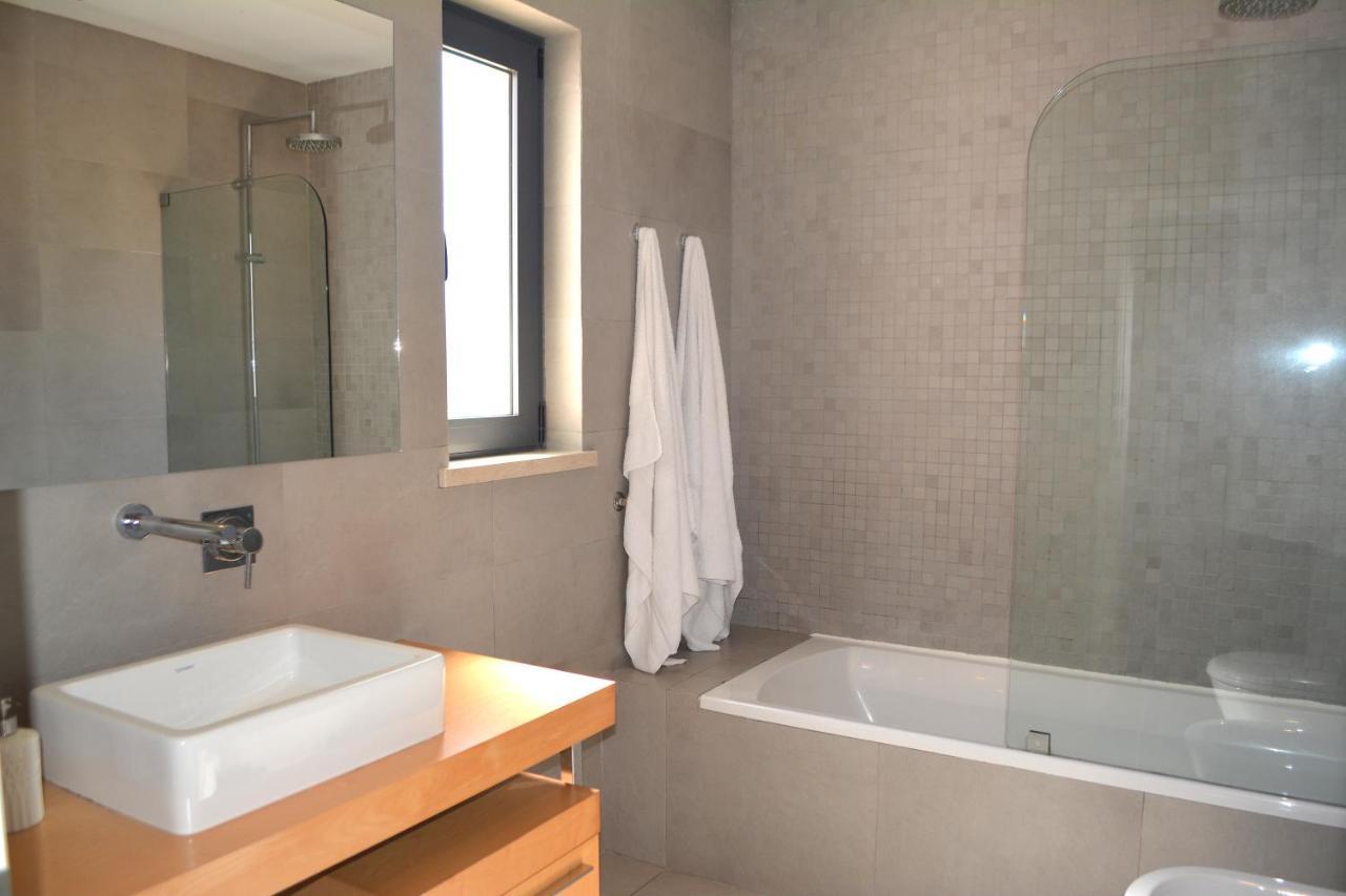Casa Das Oliveiras - Moradia De Luxo T4 Na Praia De Villa *