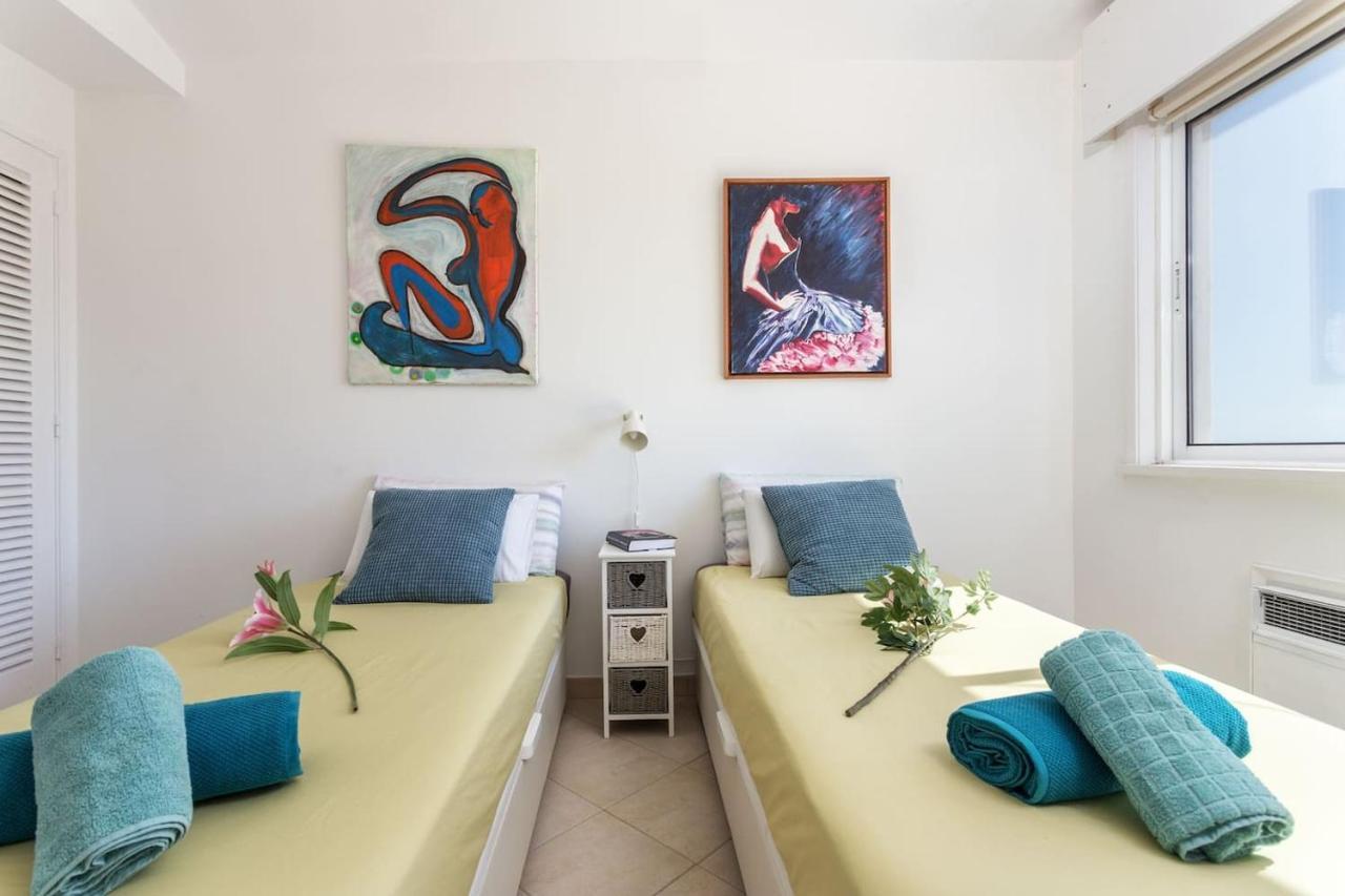 Marina Penthouse Center Apartment