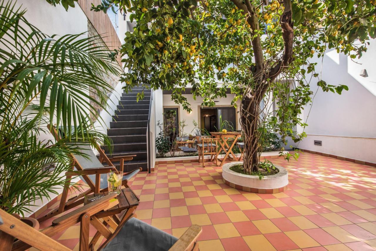 Bed & Breakfast Lemon Tree