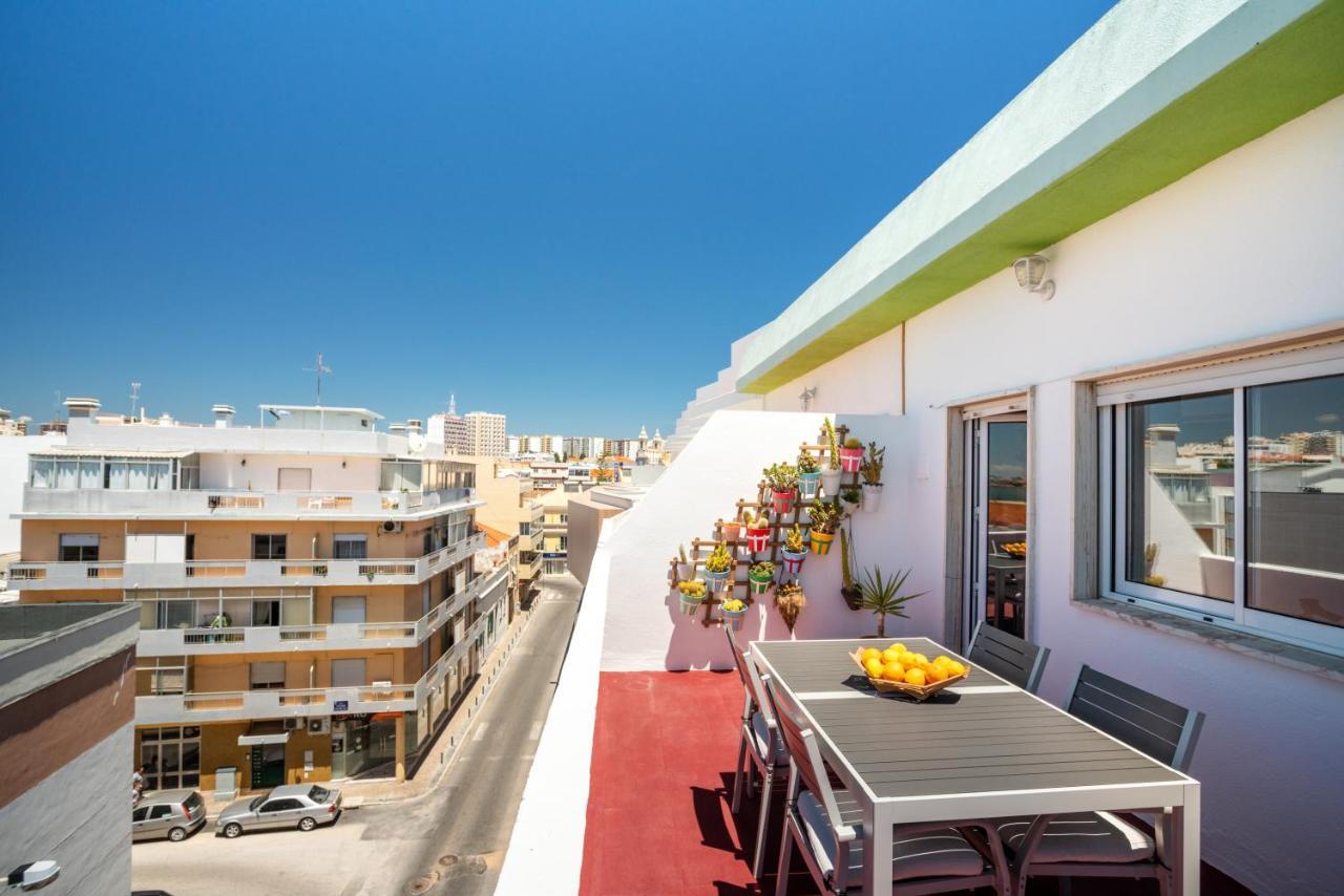 Apartment Dreamers Duplex With Seaview