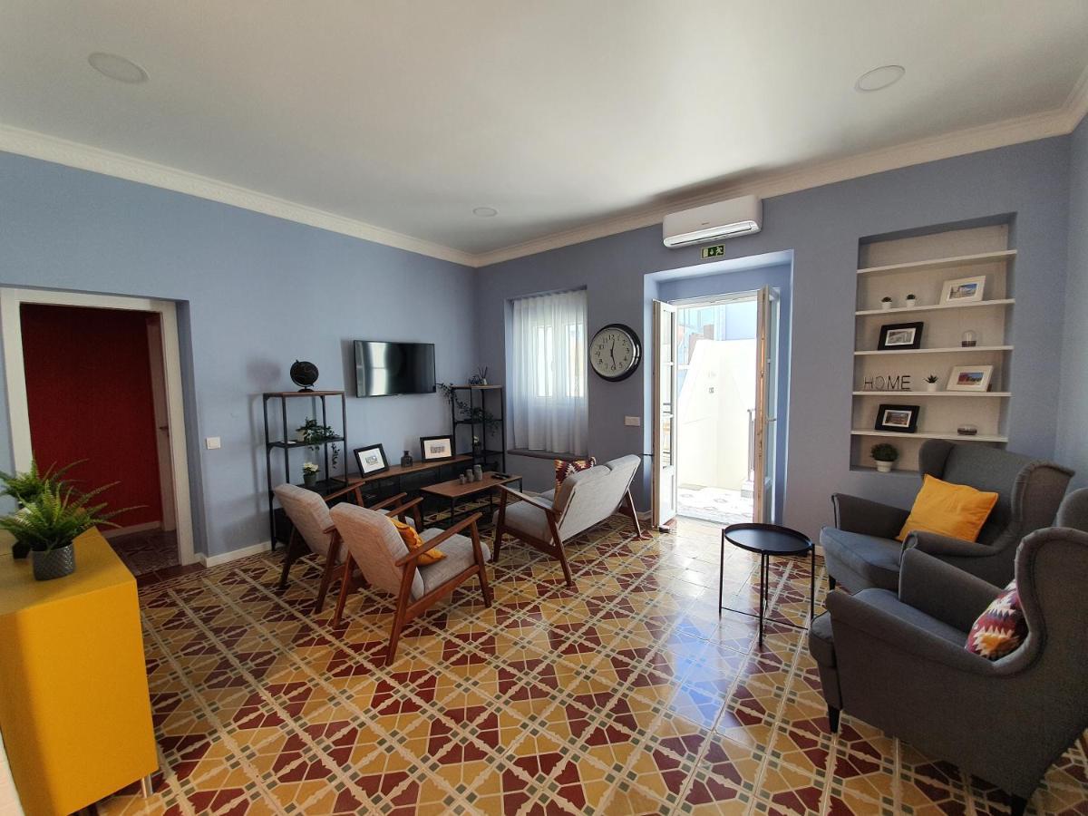 - Casa Amarela - *