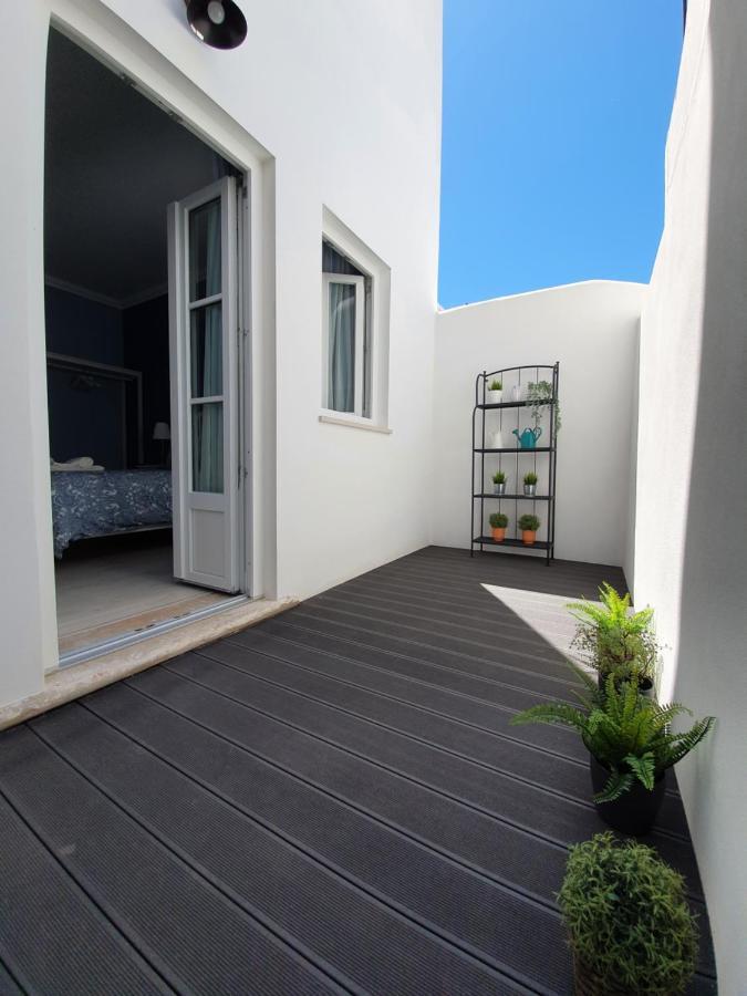 - Casa Amarela - *