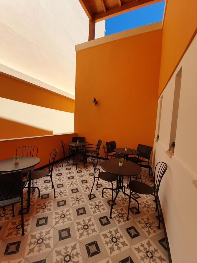- Casa Amarela - *