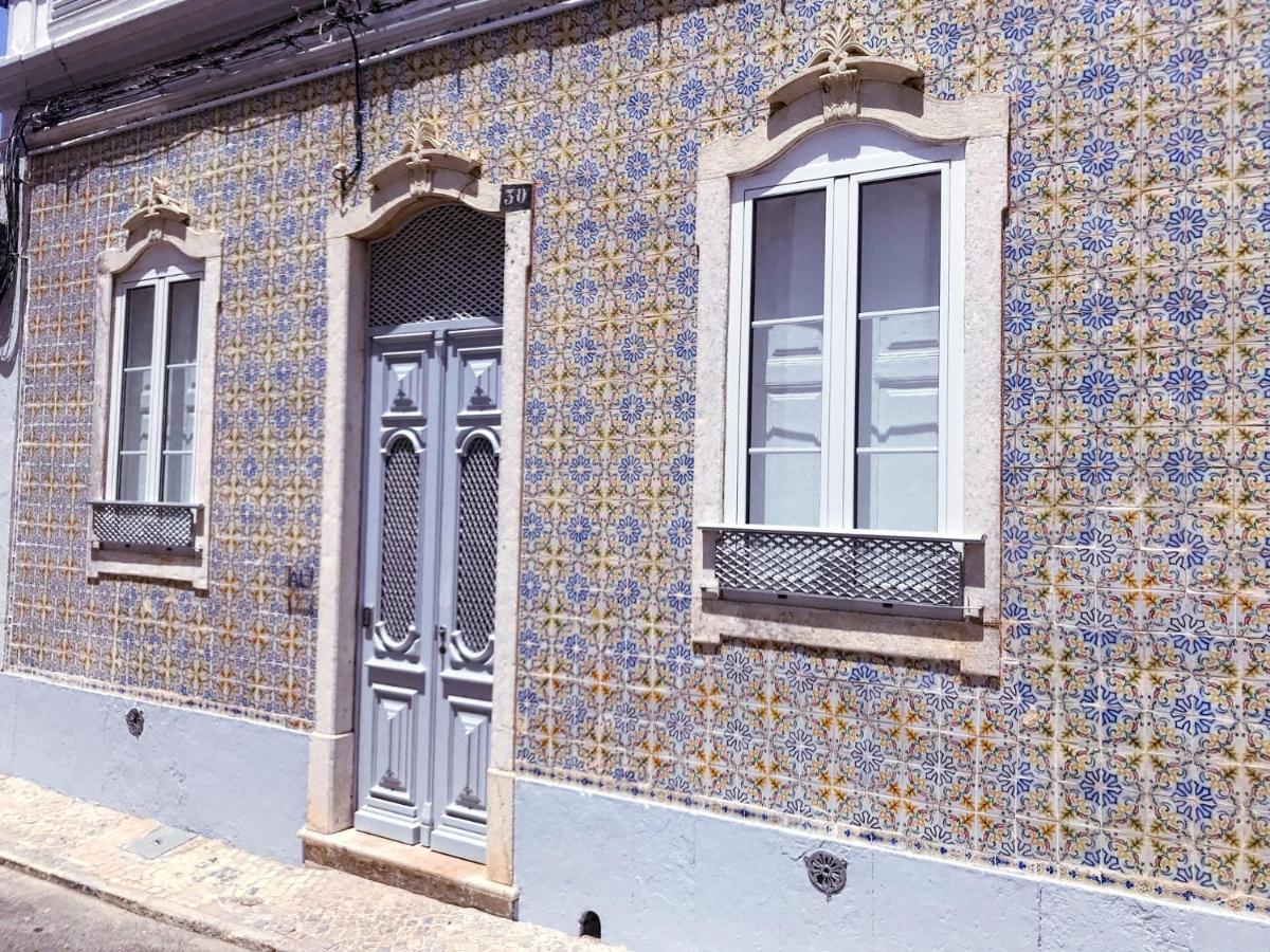 Yellow Barqueta