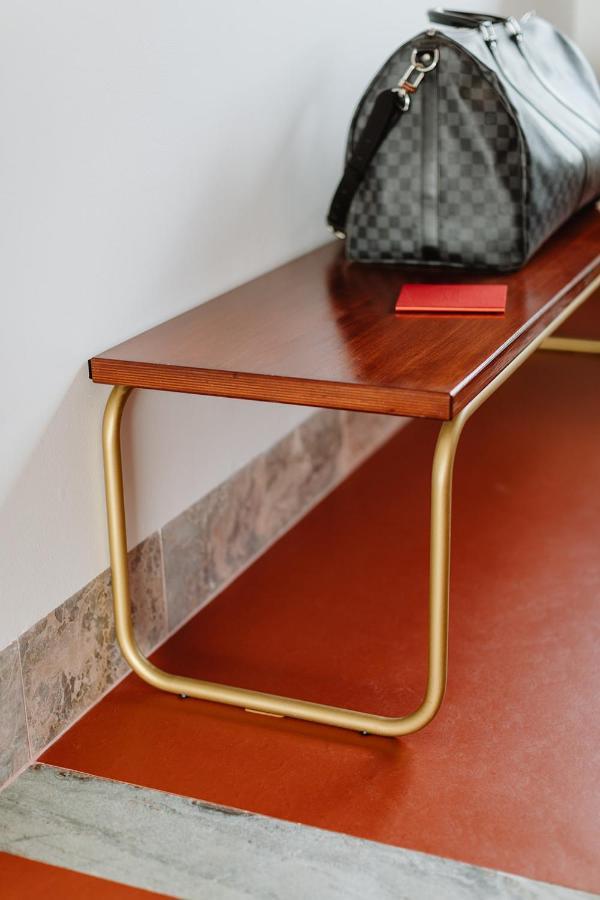 The Modernist, Architecture Experience Apartment *