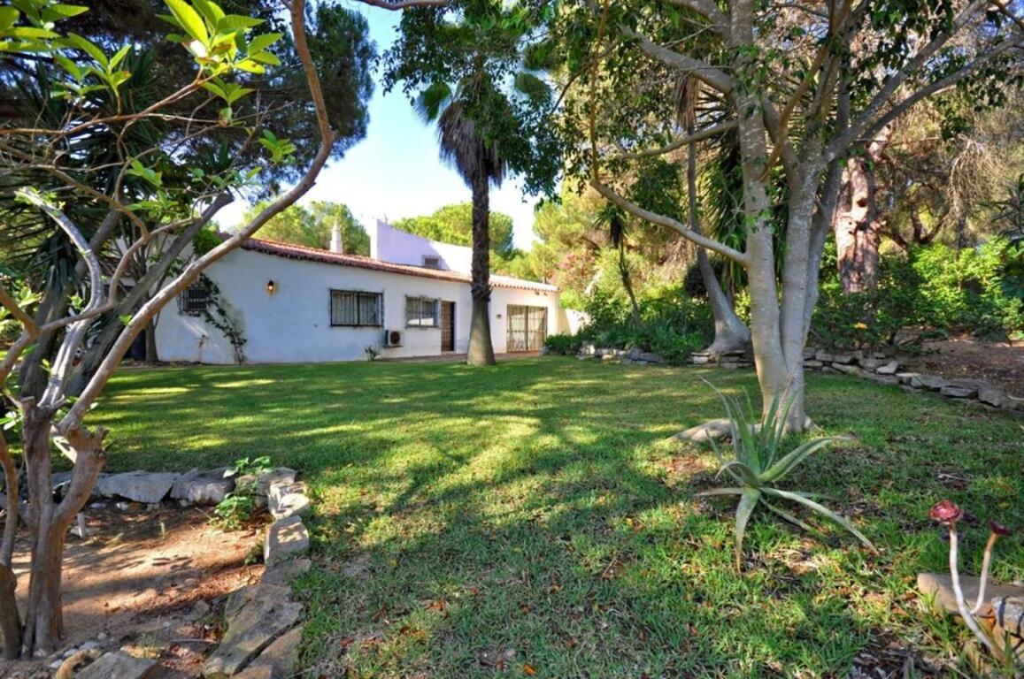 Fantastic Vacation Getaway, Private Tennis Court Golf Practice Facility Faro