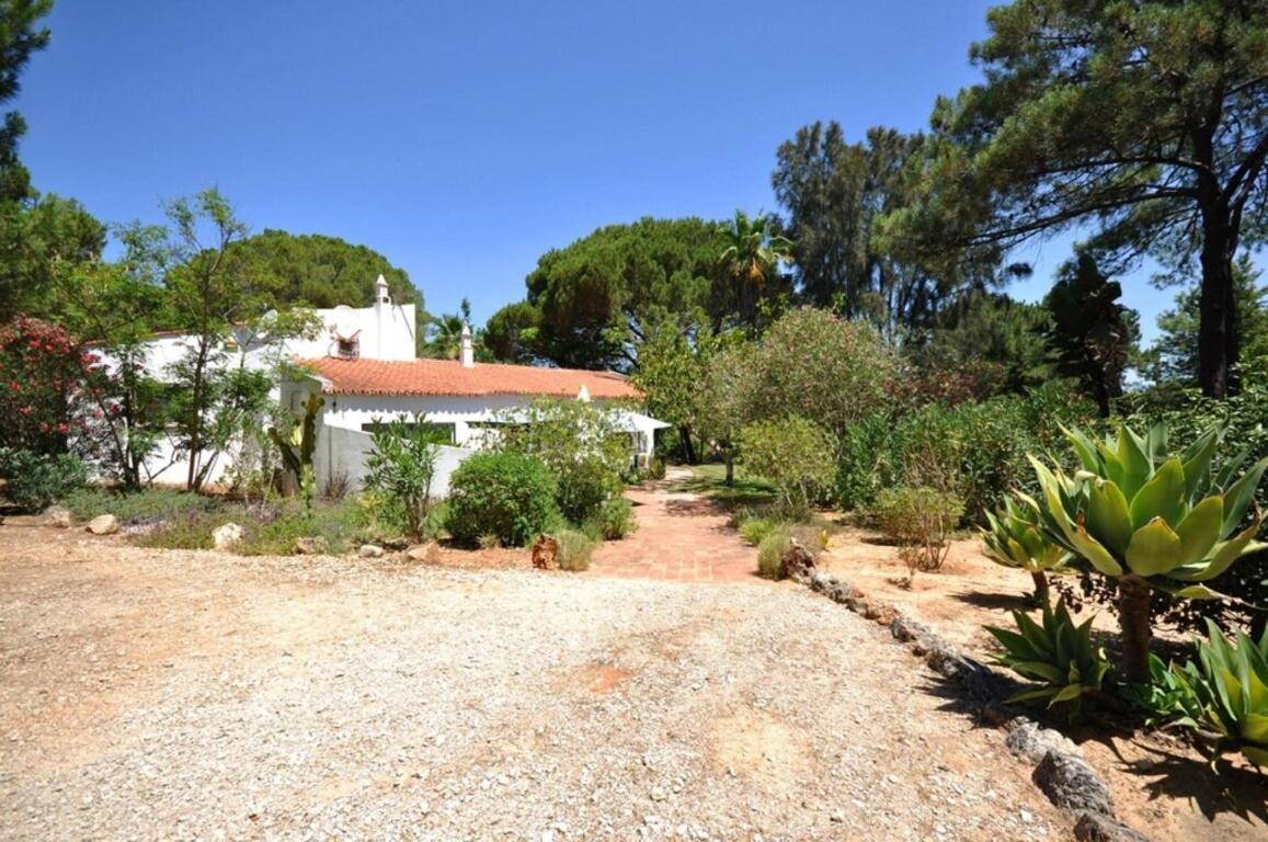 Fantastic Vacation Getaway, Private Tennis Court Golf Practice Facility