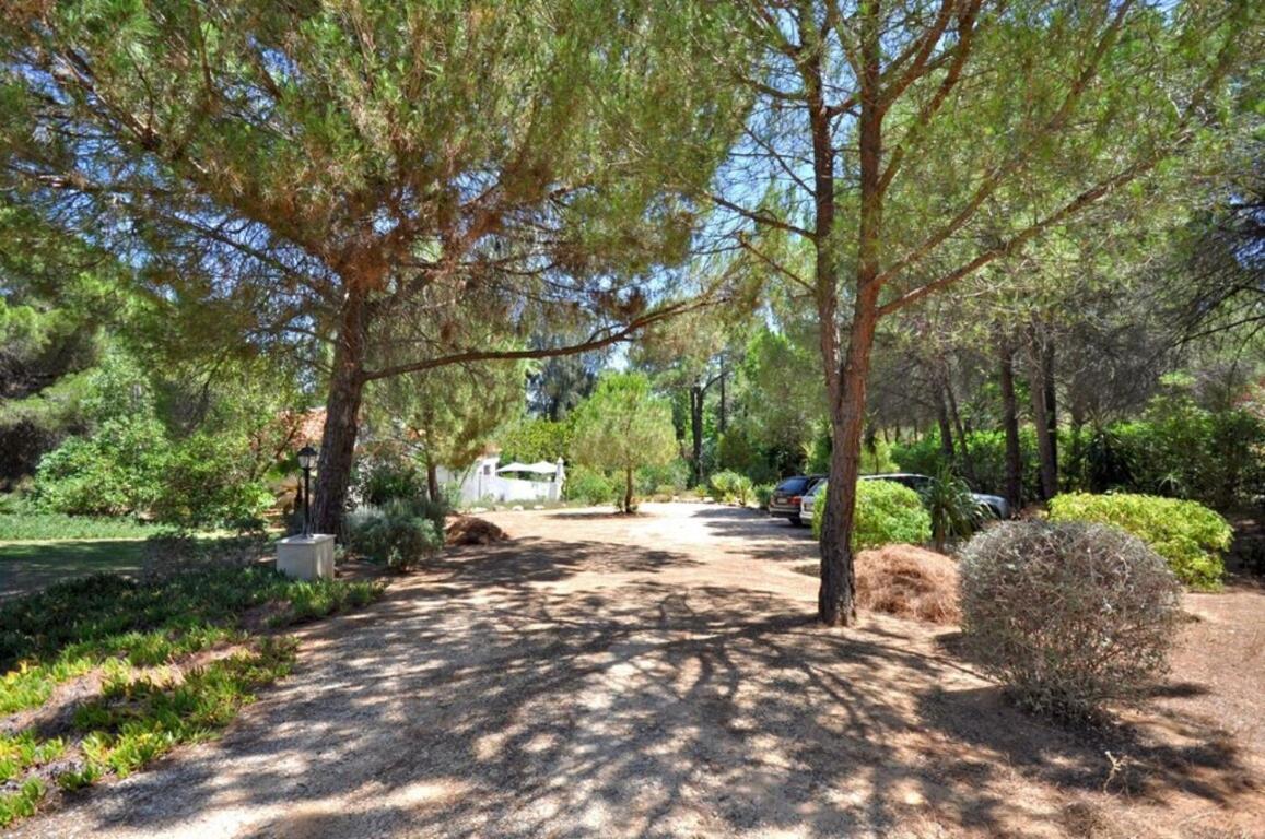 Fantastic Vacation Getaway, Private Tennis Court Golf Practice Facility